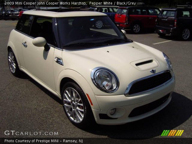 2009 Mini Cooper John Cooper Works Hardtop in Pepper White