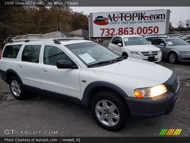 2006 Volvo XC70 AWD in Ice White