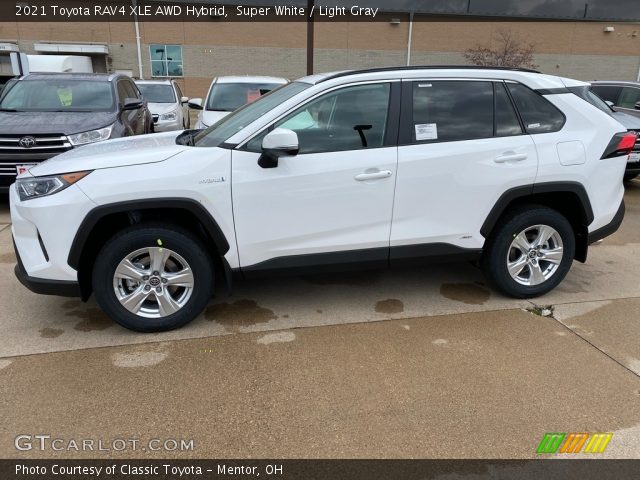2021 Toyota RAV4 XLE AWD Hybrid in Super White