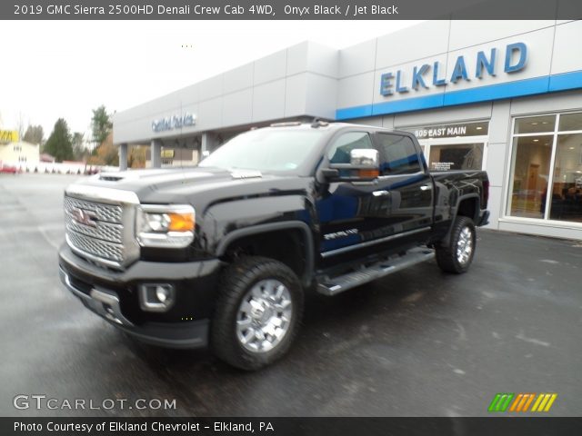 2019 GMC Sierra 2500HD Denali Crew Cab 4WD in Onyx Black