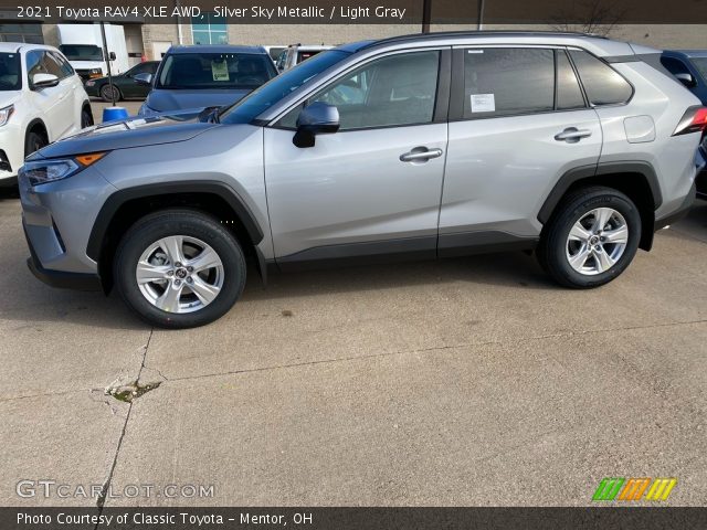 2021 Toyota RAV4 XLE AWD in Silver Sky Metallic