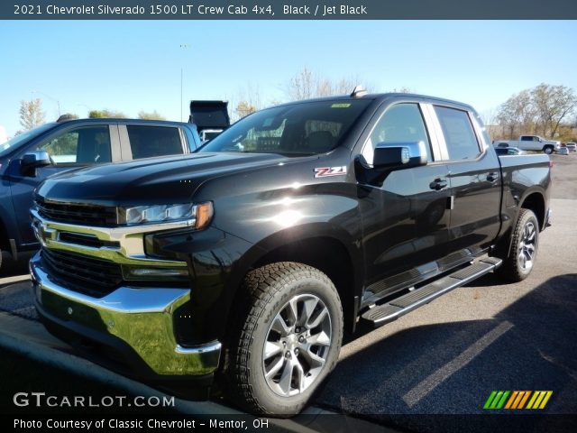 2021 Chevrolet Silverado 1500 LT Crew Cab 4x4 in Black