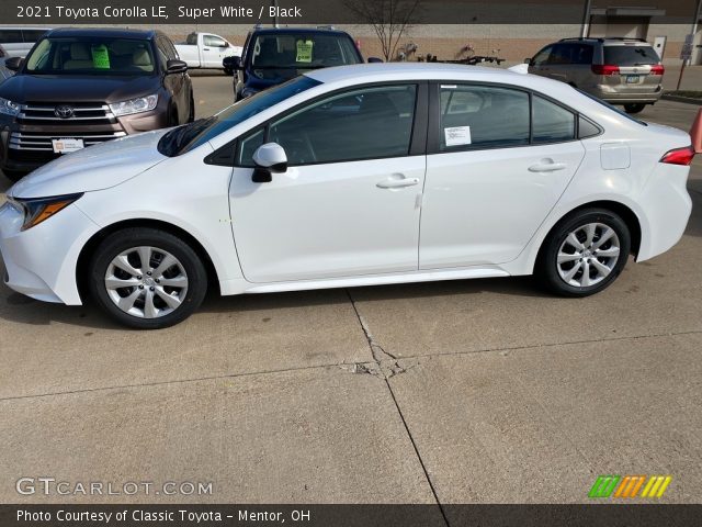 2021 Toyota Corolla LE in Super White