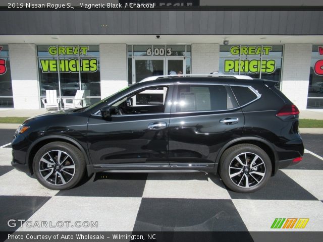 2019 Nissan Rogue SL in Magnetic Black