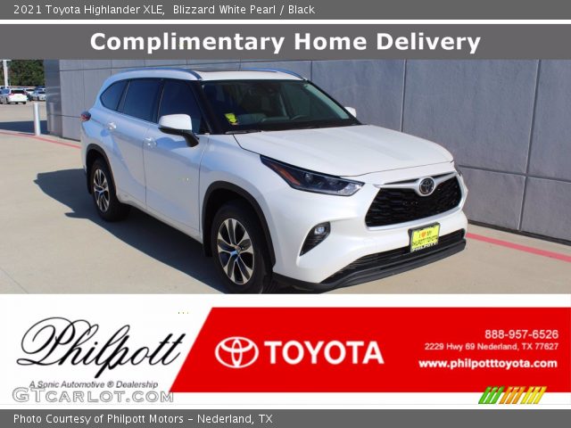 2021 Toyota Highlander XLE in Blizzard White Pearl
