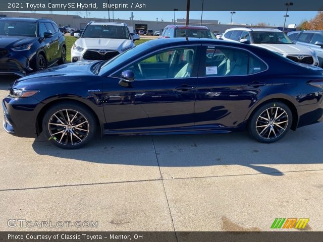 2021 Toyota Camry SE Hybrid in Blueprint