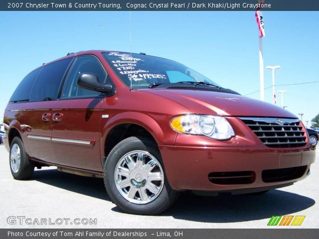 2007 Chrysler Town & Country Touring in Cognac Crystal Pearl