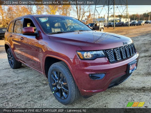 2021 Jeep Grand Cherokee Laredo 4x4 in Velvet Red Pearl