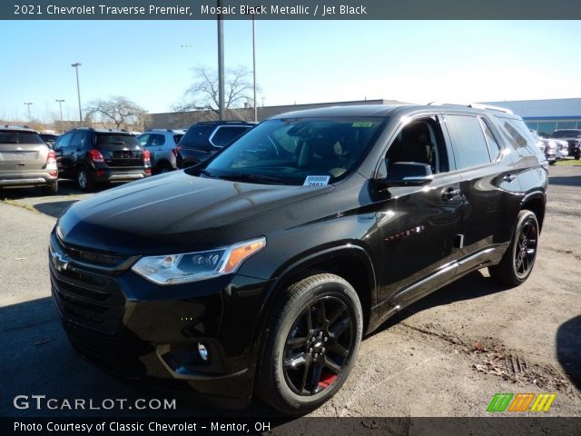 2021 Chevrolet Traverse Premier in Mosaic Black Metallic