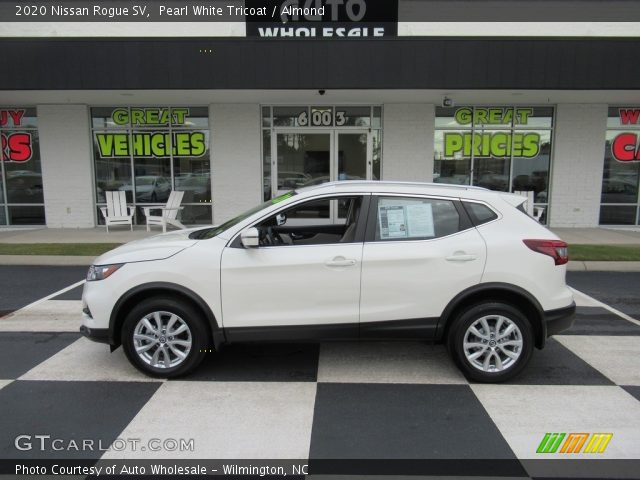 2020 Nissan Rogue SV in Pearl White Tricoat