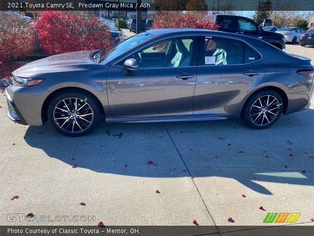 2021 Toyota Camry SE in Predawn Gray Mica