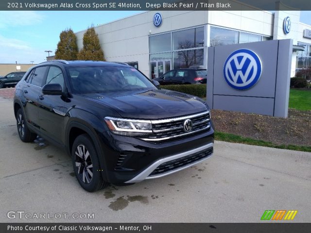 2021 Volkswagen Atlas Cross Sport SE 4Motion in Deep Black Pearl