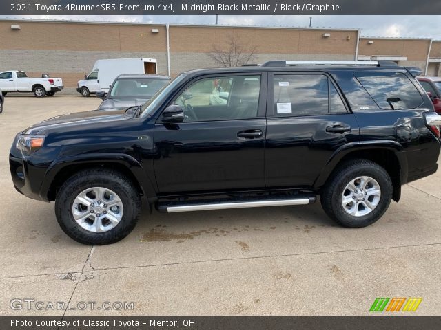 2021 Toyota 4Runner SR5 Premium 4x4 in Midnight Black Metallic