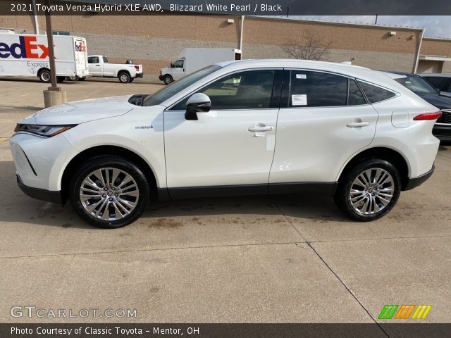 2021 Toyota Venza Hybrid XLE AWD in Blizzard White Pearl