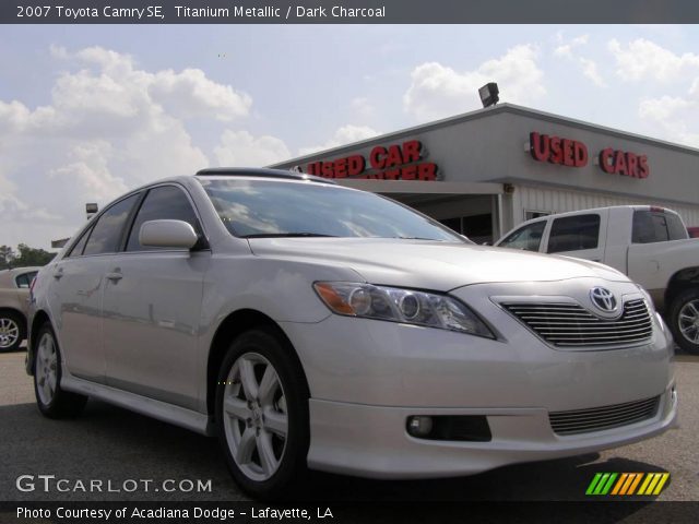 2007 Toyota Camry SE in Titanium Metallic