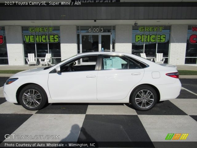 2017 Toyota Camry SE in Super White