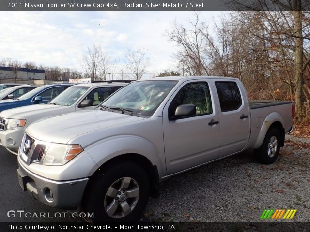 2011 Nissan Frontier SV Crew Cab 4x4 in Radiant Silver Metallic