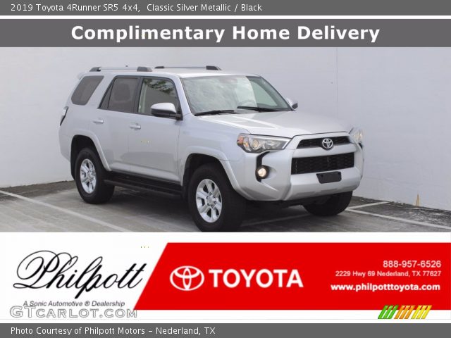2019 Toyota 4Runner SR5 4x4 in Classic Silver Metallic