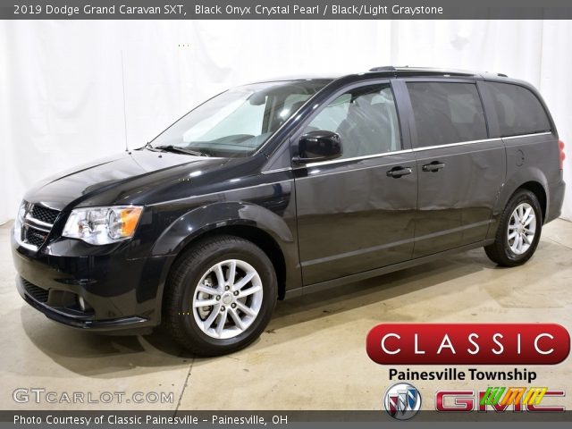 2019 Dodge Grand Caravan SXT in Black Onyx Crystal Pearl