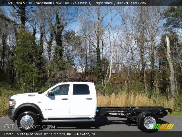 2020 Ram 5500 Tradesman Crew Cab 4x4 Chassis in Bright White