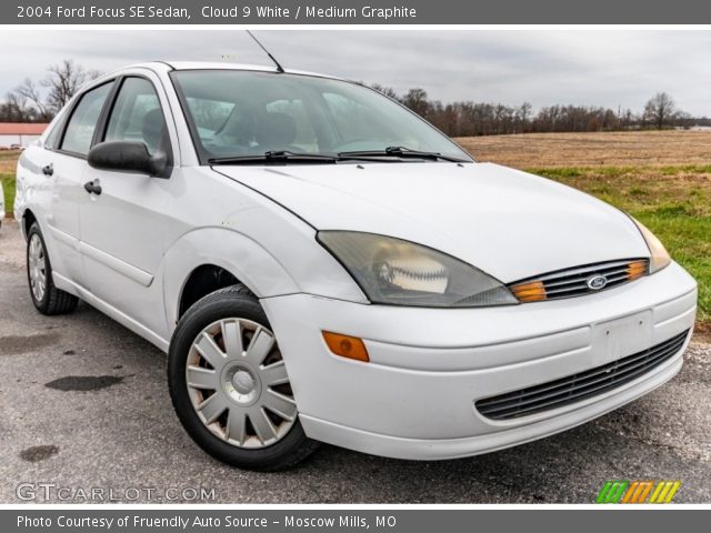 2004 Ford Focus SE Sedan in Cloud 9 White