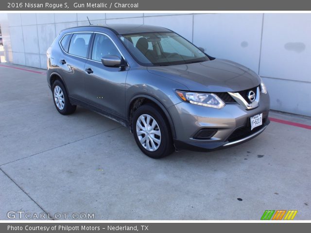 2016 Nissan Rogue S in Gun Metallic