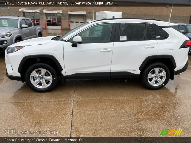 2021 Toyota RAV4 XLE AWD Hybrid in Super White