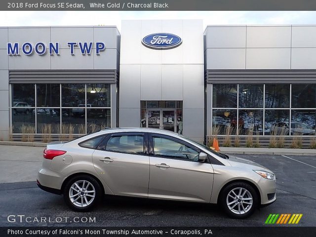 2018 Ford Focus SE Sedan in White Gold