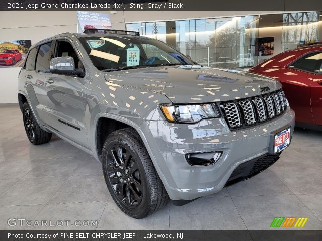 2021 Jeep Grand Cherokee Laredo 4x4 in Sting-Gray