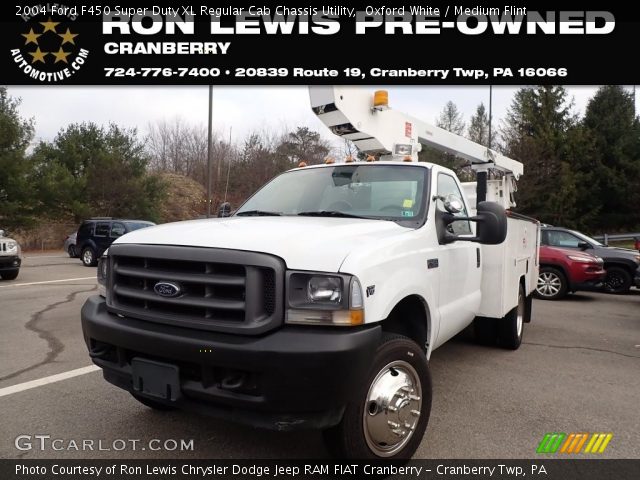 2004 Ford F450 Super Duty XL Regular Cab Chassis Utility in Oxford White