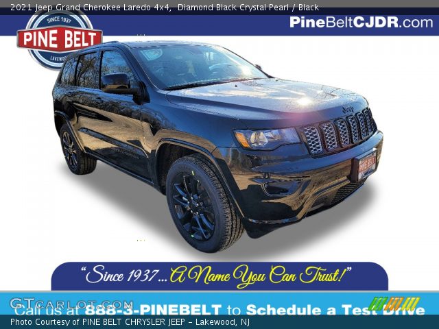 2021 Jeep Grand Cherokee Laredo 4x4 in Diamond Black Crystal Pearl