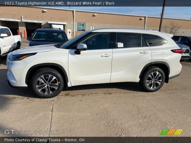 2021 Toyota Highlander XLE AWD in Blizzard White Pearl