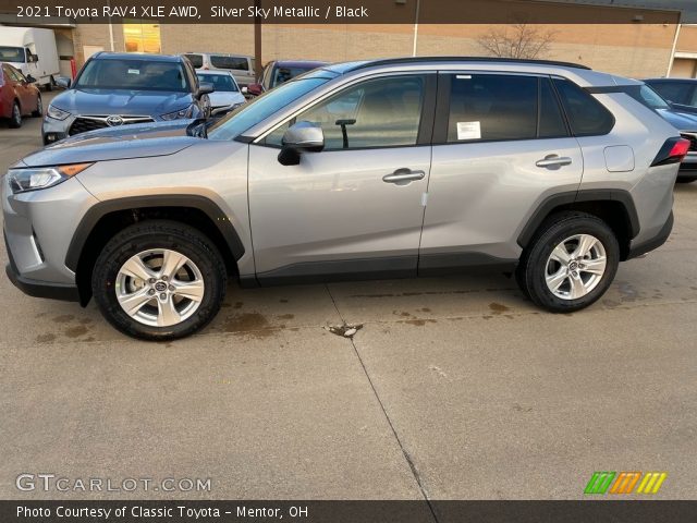 2021 Toyota RAV4 XLE AWD in Silver Sky Metallic