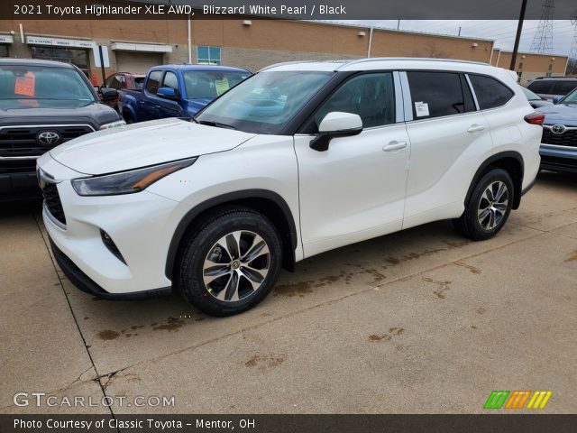 2021 Toyota Highlander XLE AWD in Blizzard White Pearl