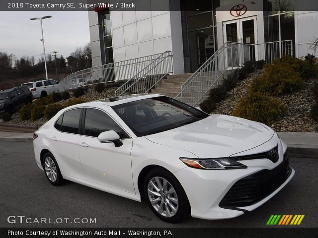 2018 Toyota Camry SE in Super White