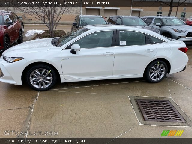 2021 Toyota Avalon Hybrid XLE in Wind Chill Pearl