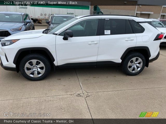 2021 Toyota RAV4 LE AWD in Super White