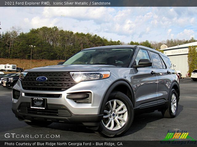 2021 Ford Explorer RWD in Iconic Silver Metallic