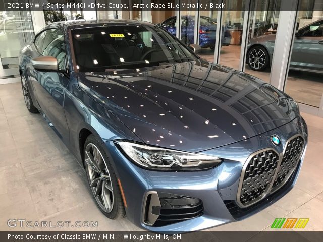 2021 BMW 4 Series M440i xDrive Coupe in Arctic Race Blue Metallic