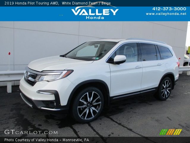 2019 Honda Pilot Touring AWD in White Diamond Pearl