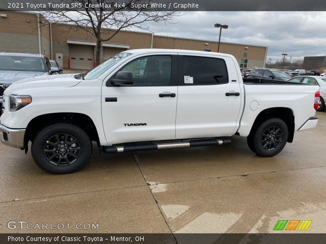 2021 Toyota Tundra SR5 CrewMax 4x4 in Super White