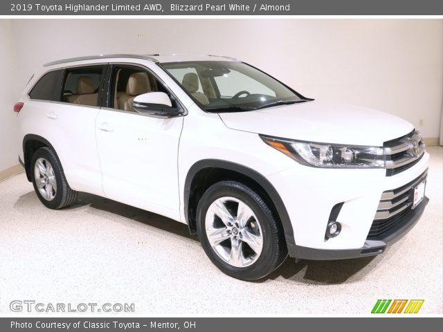 2019 Toyota Highlander Limited AWD in Blizzard Pearl White