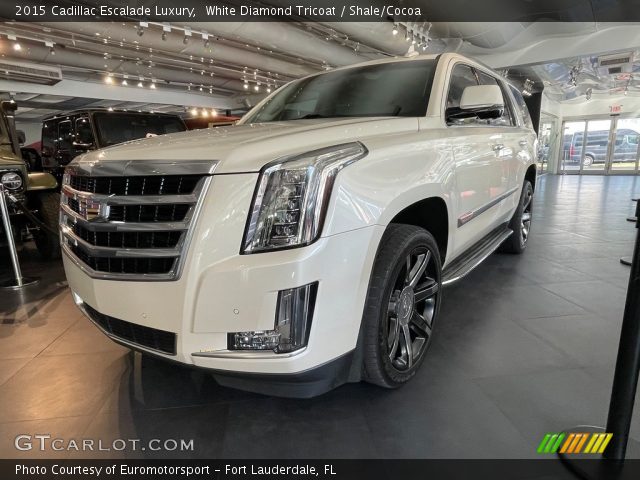 2015 Cadillac Escalade Luxury in White Diamond Tricoat