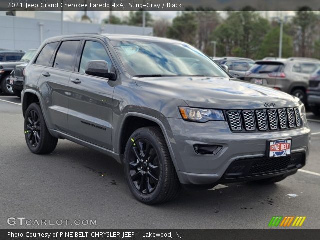 2021 Jeep Grand Cherokee Laredo 4x4 in Sting-Gray