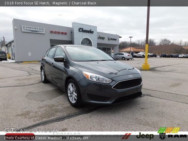 2018 Ford Focus SE Hatch in Magnetic