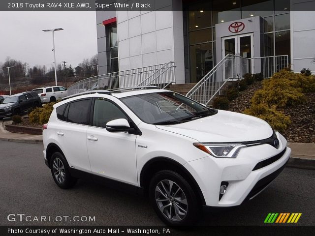 2018 Toyota RAV4 XLE AWD in Super White