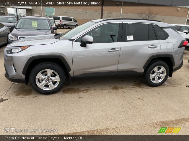 2021 Toyota RAV4 XLE AWD in Silver Sky Metallic