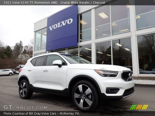 2021 Volvo XC40 T5 Momentum AWD in Crystal White Metallic