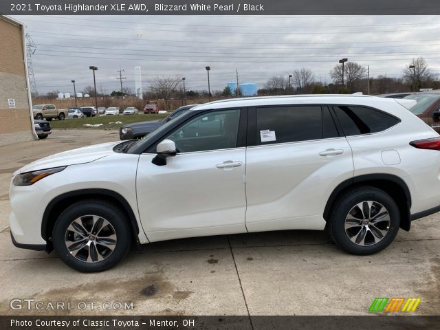2021 Toyota Highlander XLE AWD in Blizzard White Pearl