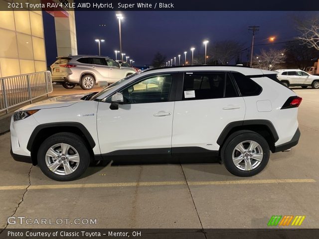 2021 Toyota RAV4 XLE AWD Hybrid in Super White